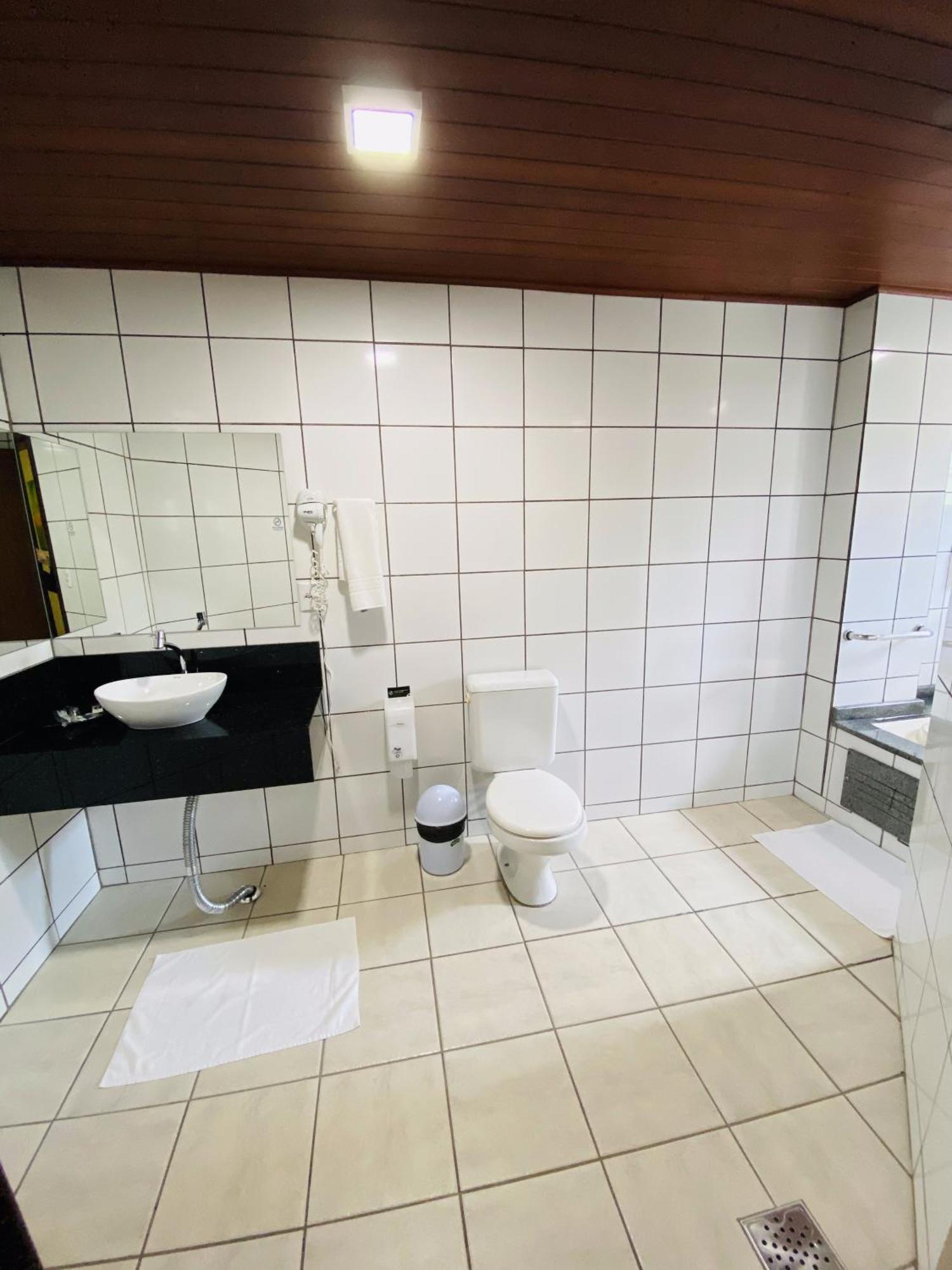 Real Nob Hotel Orleans Buitenkant foto