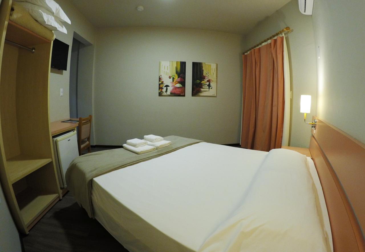 Real Nob Hotel Orleans Buitenkant foto